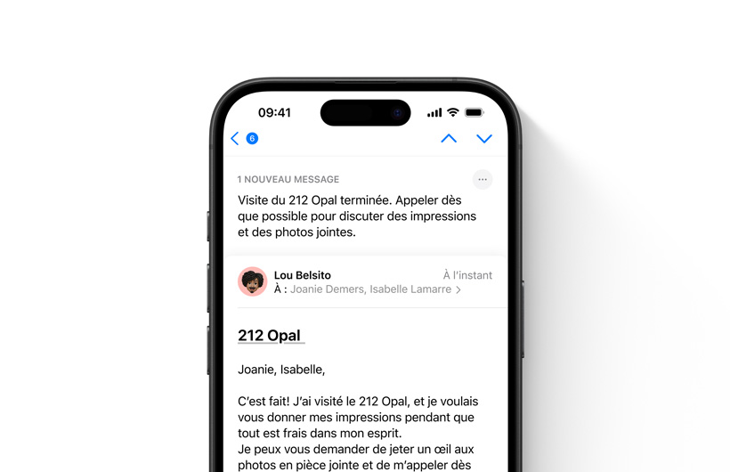 Un courriel dans l’app Mail avec son résumé placé au-dessus.