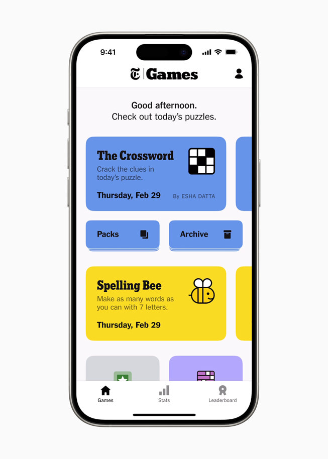La página de juegos del New York Times Games en un iPhone 15 Pro. 