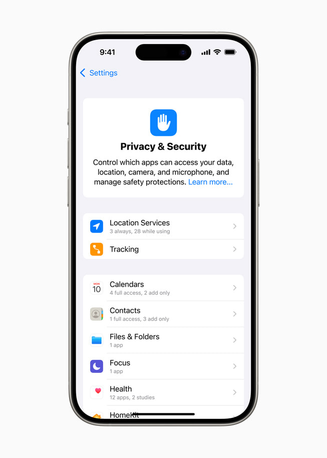 Het vernieuwde gedeelte Privacy en beveiliging in Instellingen op iPhone 15 Pro.