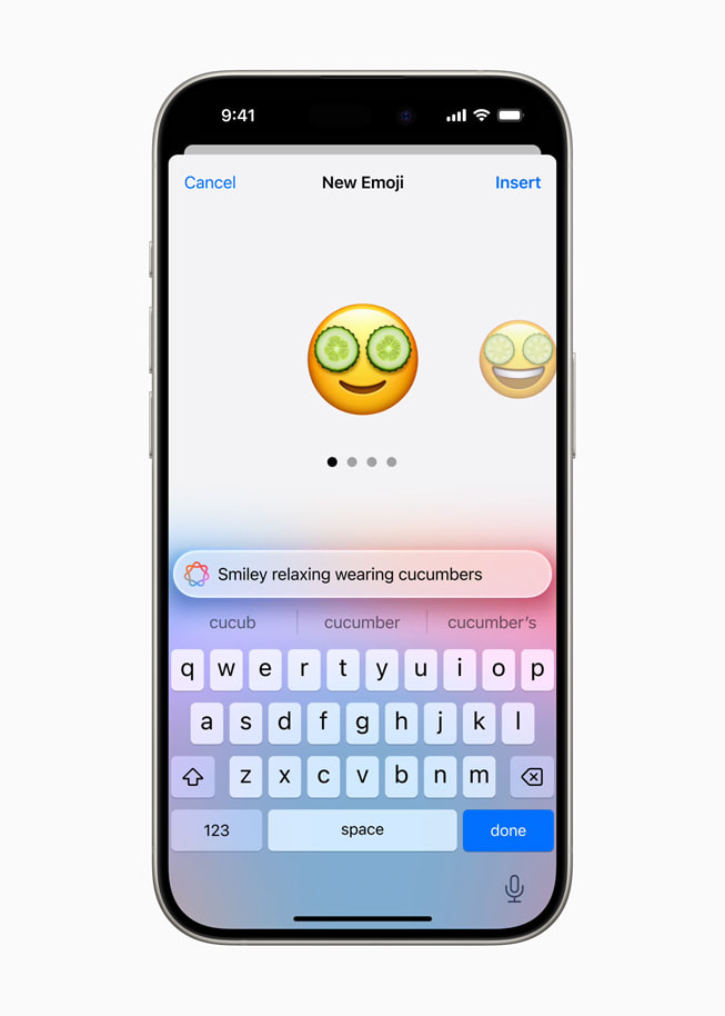 Un usuario selecciona opciones de Genmoji basadas en la petición «emoji relajado con rodajas de pepino en los ojos».