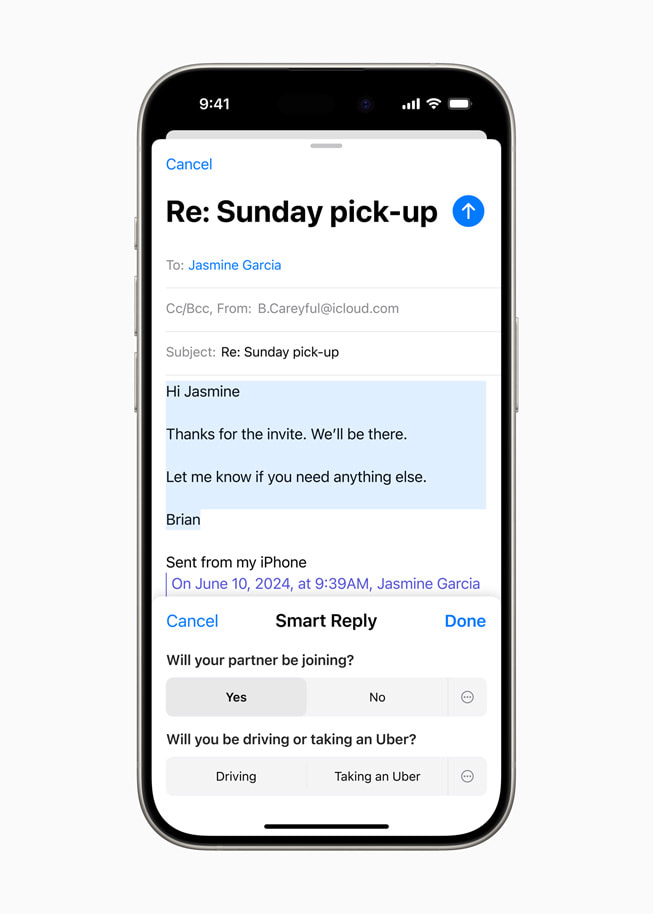 La fonctionnalité Smart Reply est affichée sur un iPhone 15 Pro.