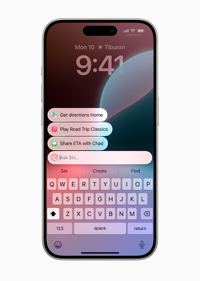 Nutzer:in mit iPhone 15 Pro bei einer Anfrage an Siri per Texteingabe.
