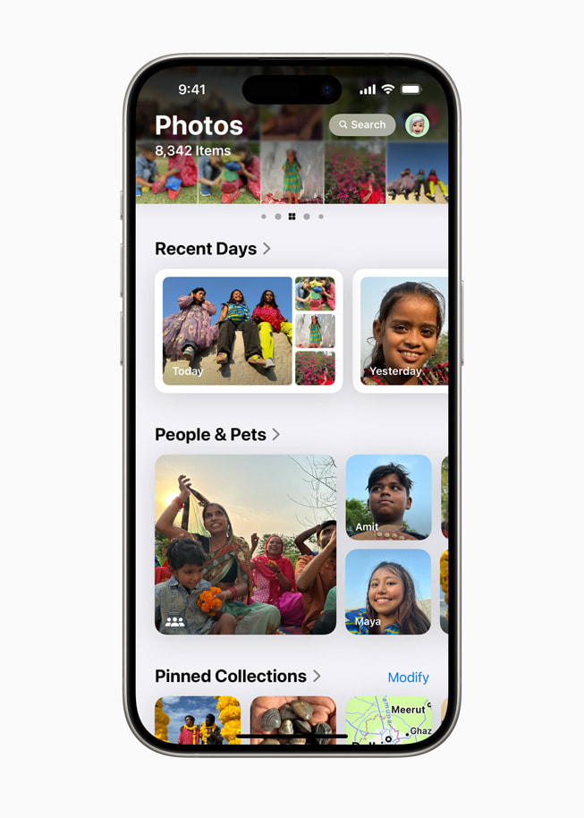 写真アプリに「最近の項目」と「ピープルとペット」というラベルの写真コレクションが表示されているiPhone 15 Pro。