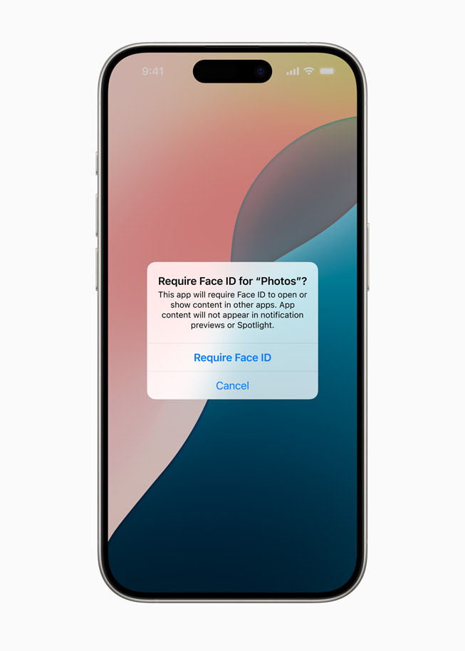 iPhone 15 Pro’da kullanıcıya Fotoğraflar uygulamasını açmak için Face ID istenip istenmeyeceğini soran bir istem ekranı gösteriliyor.