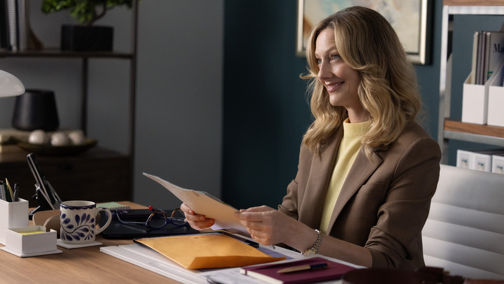 Judy Greer stars in “Stick,” premiering June 4, 2025 on Apple TV+.