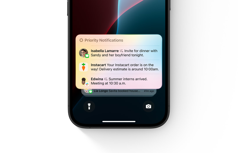 รายการการแจ้งเตือนต่างๆ บน iPhone ที่เน้นการแจ้งเตือนที่สำคัญที่สุดด้านบนของรายการที่ซ้อนกันอยู่