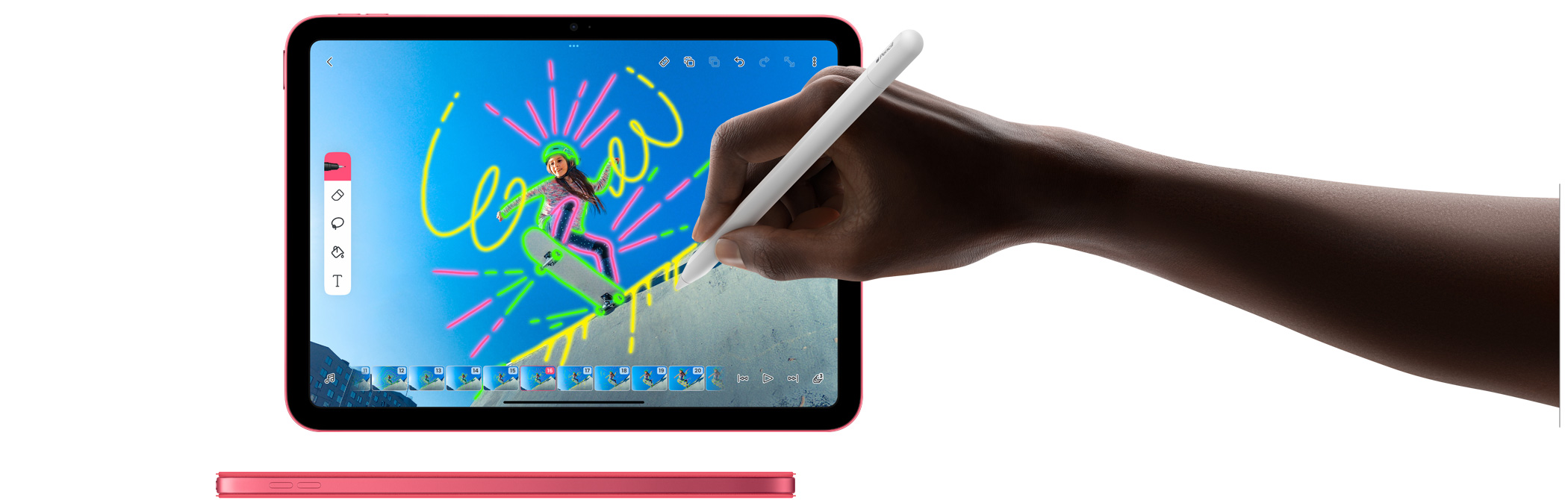 Sử dụng Apple Pencil trong FlipaClip và góc nhìn cạnh bên của iPad màu hồng đi cùng với ốp Smart Folio