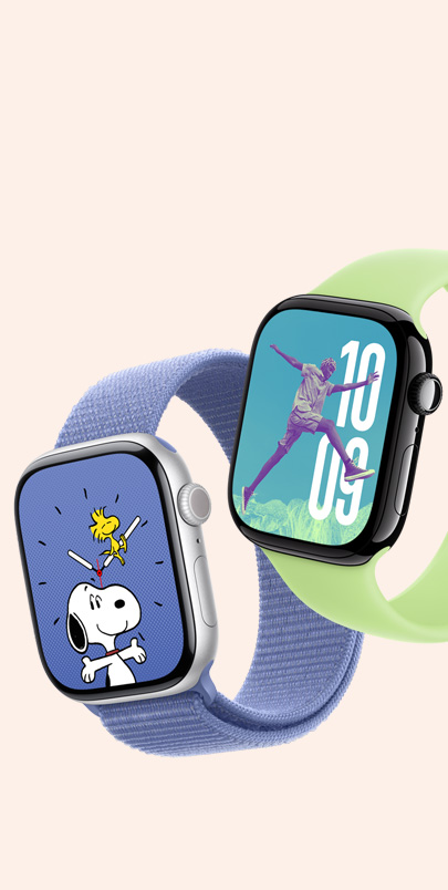 Dos modelos de Apple Watch Series 10. El primero tiene la esfera Snoopy y una correa Loop deportiva color ciruela. El segundo tiene la esfera Fotos y una correa Solo Loop azul ultramar. Pulsa el botón «+» para obtener más información sobre las opciones de personalización.