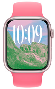 Un Apple Watch che mostra sul display il quadrante Foto con un paesaggio e l’ora; dimensioni del font e alfabeto utilizzato sono stati personalizzati
