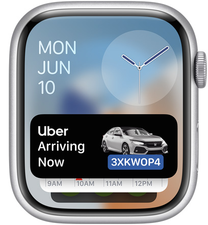 La pantalla de un Apple Watch muestra el widget de la app de Uber