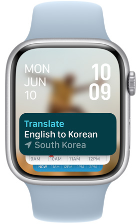 La pantalla de un Apple Watch muestra el widget de la app Traducir en un Grupo Inteligente.