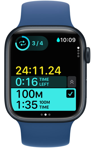 Display di un Apple Watch con i tempi di un allenamento personalizzato di nuoto in piscina